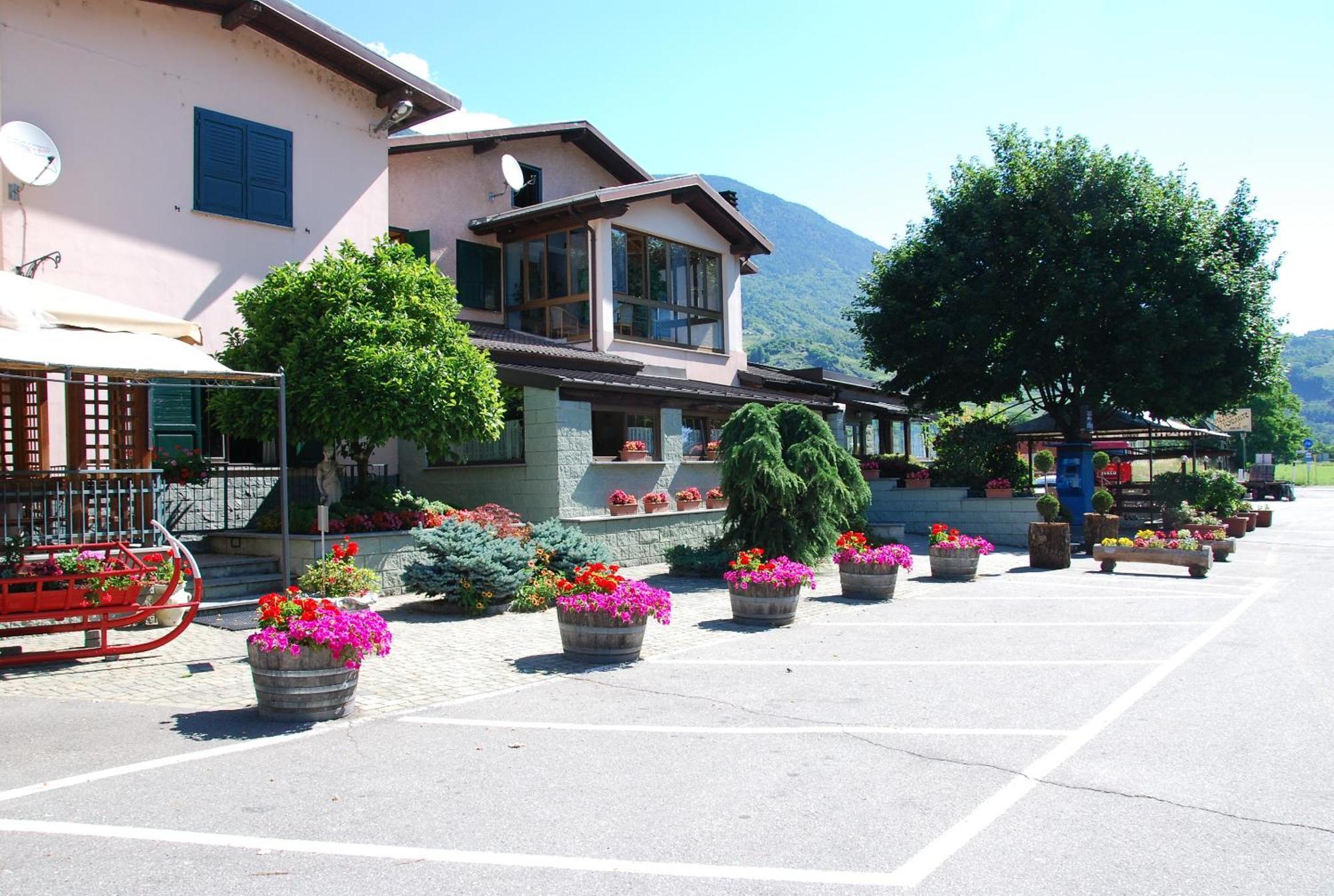 Albergo Baffo Chiuro Exterior photo
