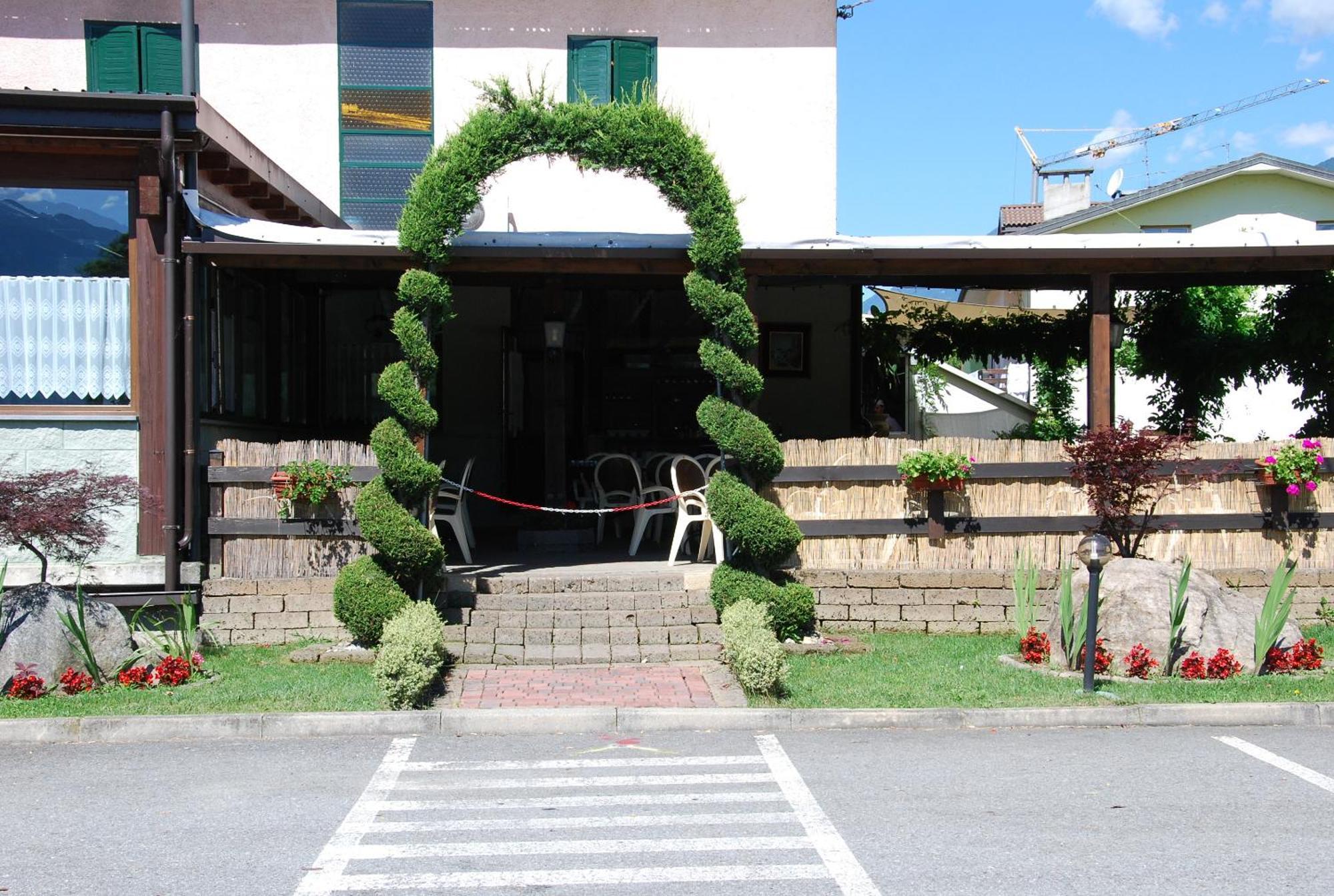 Albergo Baffo Chiuro Exterior photo